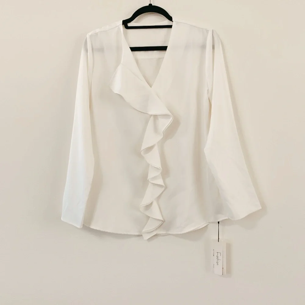 White romantic v neck ruffle blouse - Picture 7 of 10